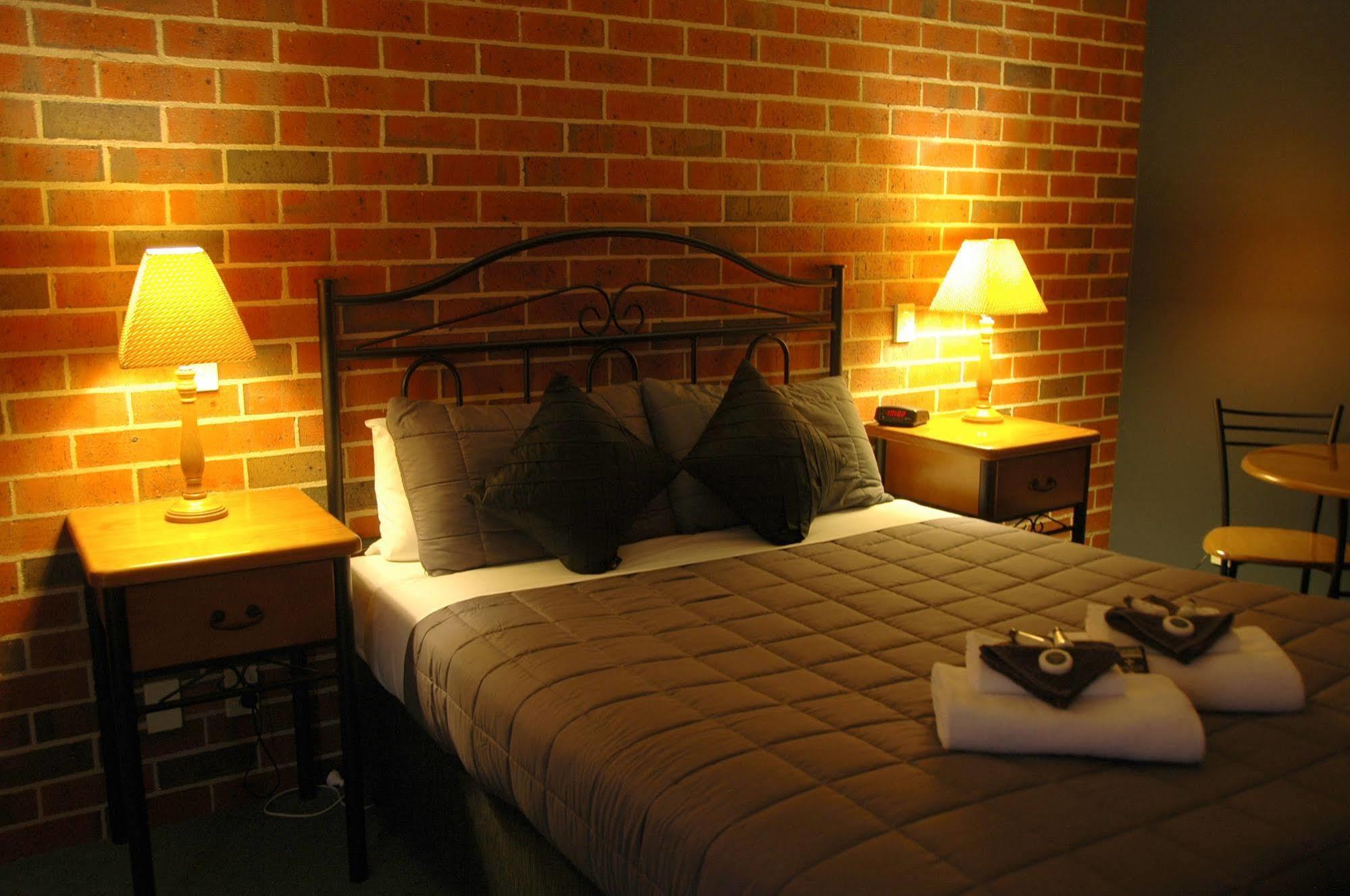 Poachers Paradise Motel 4*